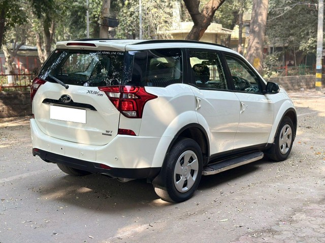 Second-hand 2019 Mahindra XUV500 W7 AT BSIV for sale in New Delhi-8