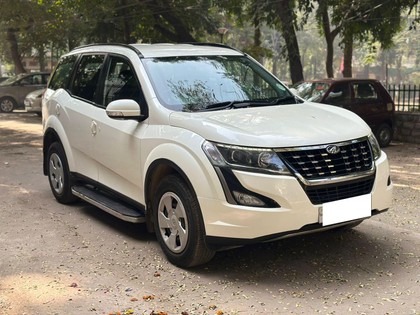 Second-hand 2019 Mahindra XUV500 W7 AT BSIV for sale in New Delhi