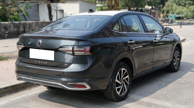 Second-hand 2023 Volkswagen Virtus Topline AT BSVI for sale in Pune-5
