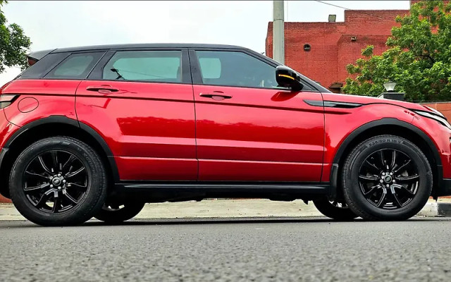 Second-hand 2019 Land Rover Range Rover Evoque 2.0 TD4 HSE for sale in New Delhi-1