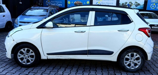 Second-hand 2014 Hyundai Grand i10 CRDi SportZ Edition for sale in Dehradun-2