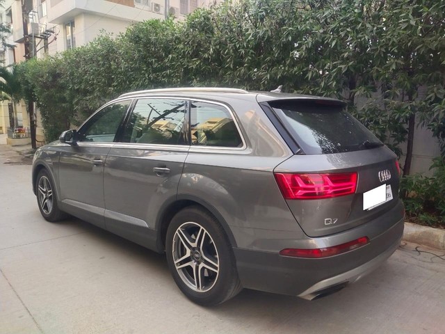 Audi Q7 45 TDI Quattro Technology Second-hand 2015 Audi Q7 45 TDI Quattro Technology for sale in Hyderabad-3
