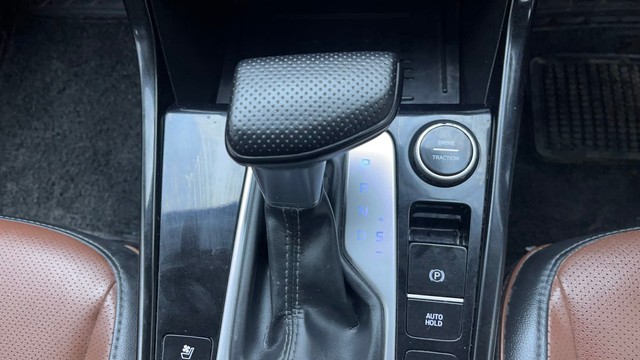 Second-hand 2022 Hyundai Alcazar Signature 6Str Diesel AT for sale in Hyderabad-12