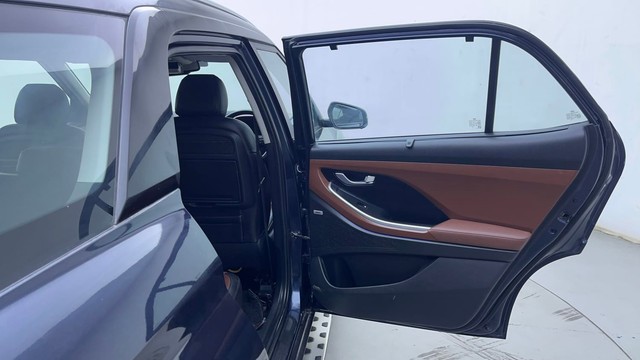 Second-hand 2022 Hyundai Alcazar Signature 6Str Diesel AT for sale in Hyderabad-30