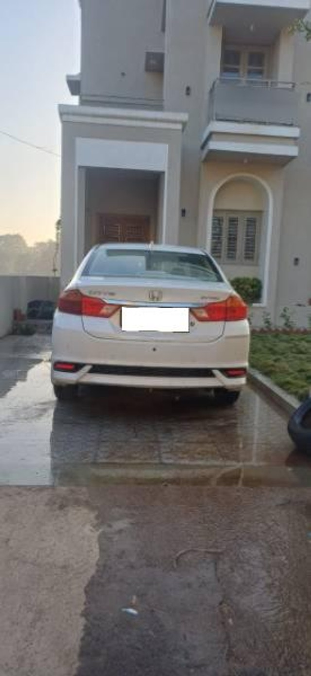 Second-hand 2018 Honda City i-VTEC SV for sale in Panchmahal-2