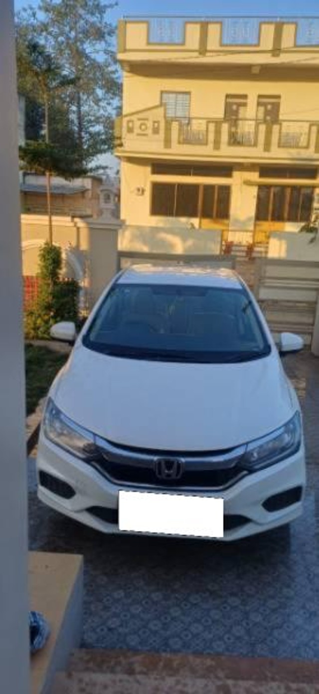 Second-hand 2018 Honda City i-VTEC SV for sale in Panchmahal-3