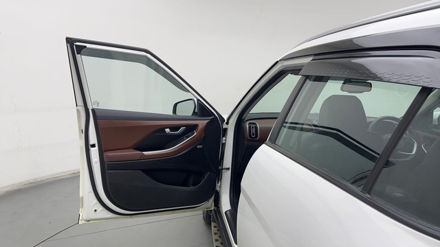 Second-hand 2022 Hyundai Alcazar Platinum 6Str Diesel AT for sale in Gurgaon-35