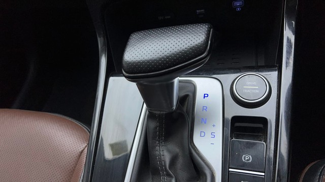 Second-hand 2022 Hyundai Alcazar Platinum 6Str Diesel AT for sale in Gurgaon-12