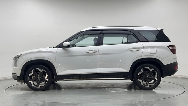 Second-hand 2022 Hyundai Alcazar Platinum 6Str Diesel AT for sale in Gurgaon-6