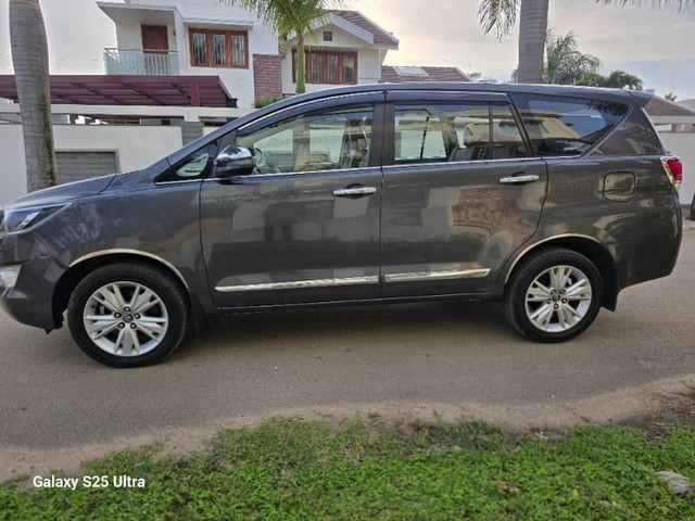 Toyota Innova Crysta 2.4 ZX MT BSIV Second-hand 2018 Toyota Innova Crysta 2.4 ZX MT BSIV for sale in Chikmagalur-6