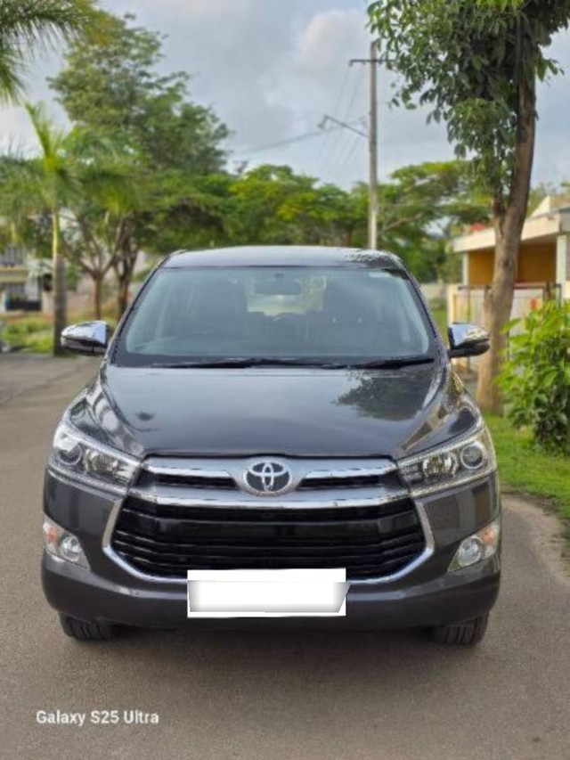 Toyota Innova Crysta 2.4 ZX MT BSIV Second-hand 2018 Toyota Innova Crysta 2.4 ZX MT BSIV for sale in Chikmagalur-9