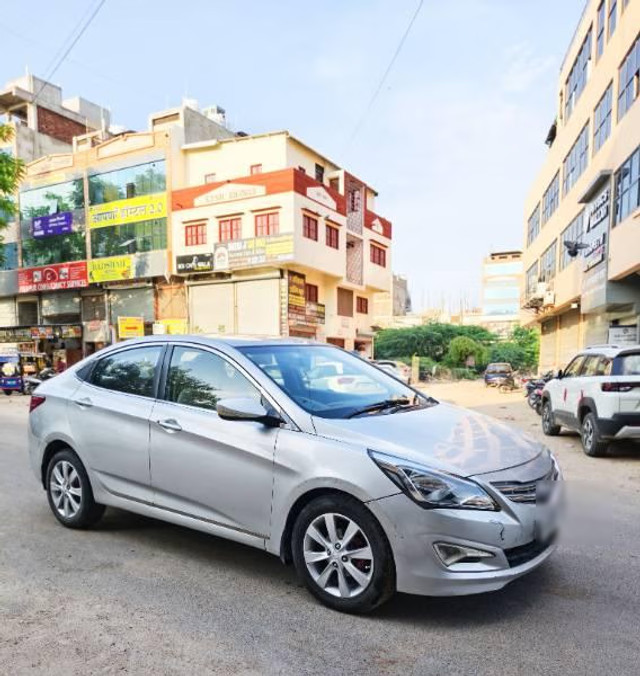 Second-hand 2015 Hyundai Verna 1.4 CRDi for sale in Udaipur-3