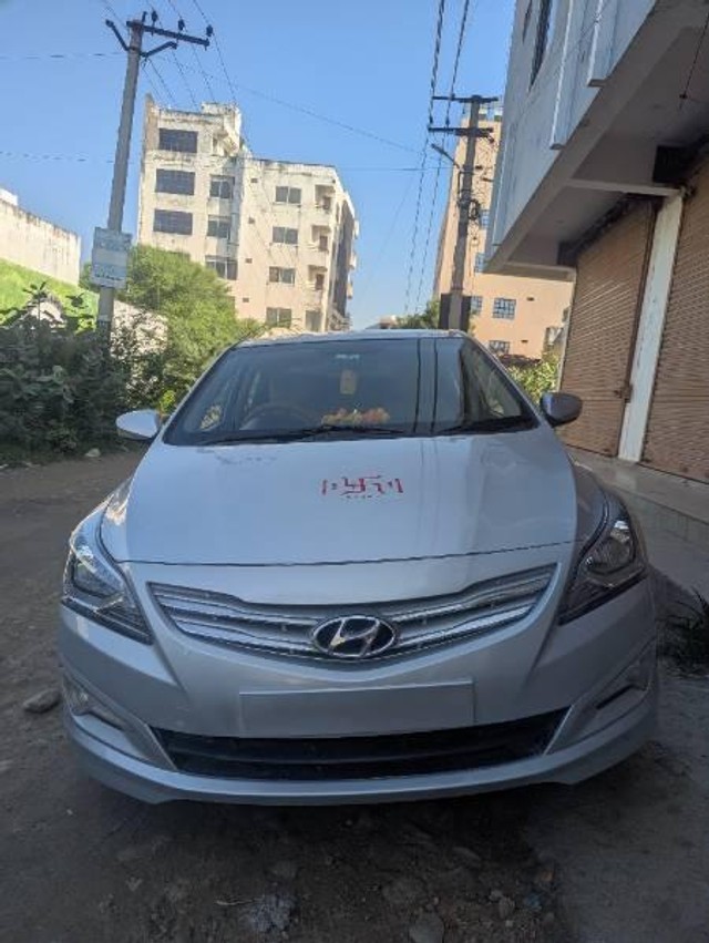 Second-hand 2015 Hyundai Verna 1.4 CRDi for sale in Udaipur-1