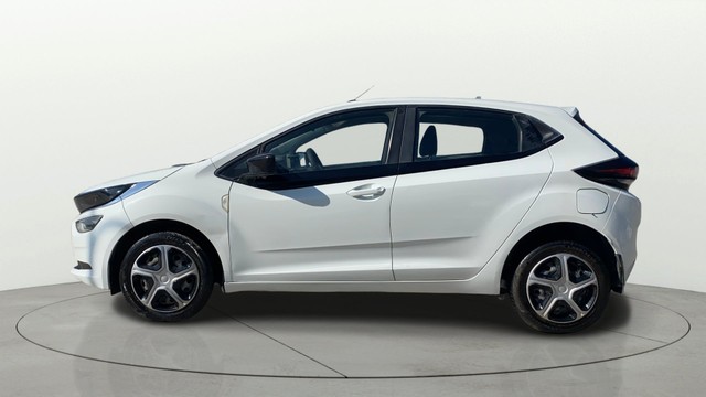 Second-hand 2021 Tata Altroz XT Diesel BSVI for sale in Jaipur-17