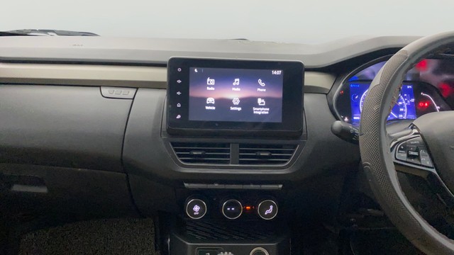 Second-hand 2021 Renault Kiger RXZ Turbo for sale in Lucknow-22