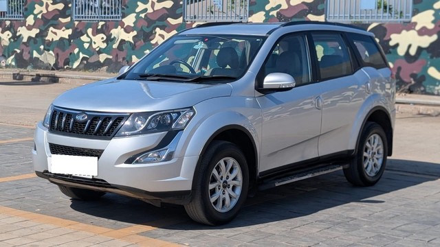 Second-hand 2017 Mahindra XUV500 R W10 FWD for sale in Kalyan-11