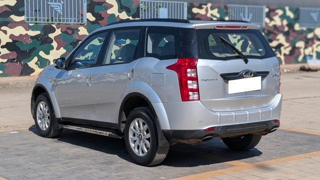 Second-hand 2017 Mahindra XUV500 R W10 FWD for sale in Kalyan-3