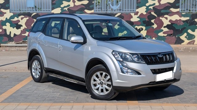 Second-hand 2017 Mahindra XUV500 R W10 FWD for sale in Kalyan-9