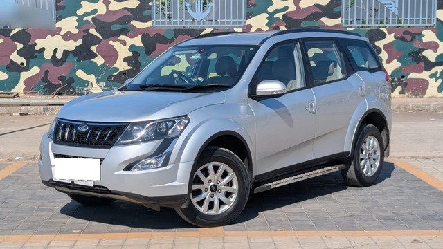 Second-hand 2017 Mahindra XUV500 R W10 FWD for sale in Kalyan-5