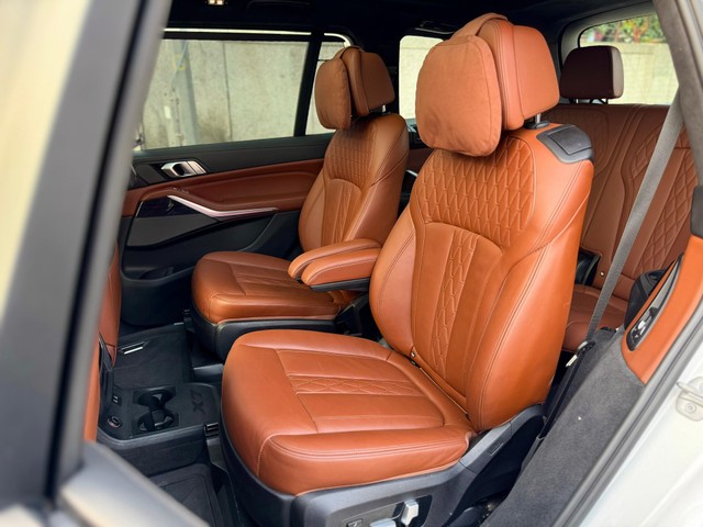 Second-hand 2023 BMW X7 xDrive 40i M Sport for sale in New Delhi-8