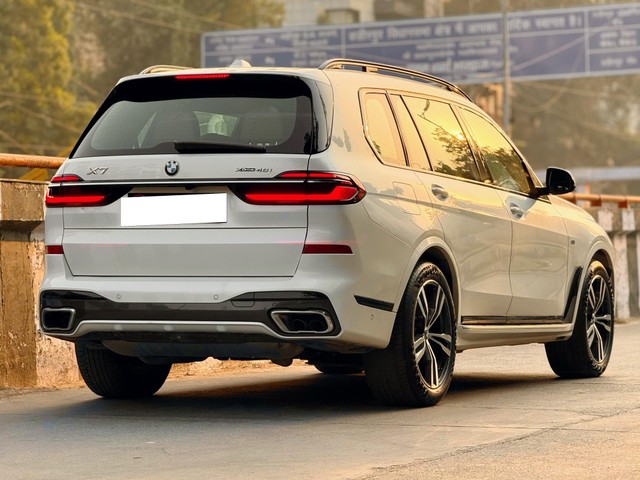 Second-hand 2023 BMW X7 xDrive 40i M Sport for sale in New Delhi-7