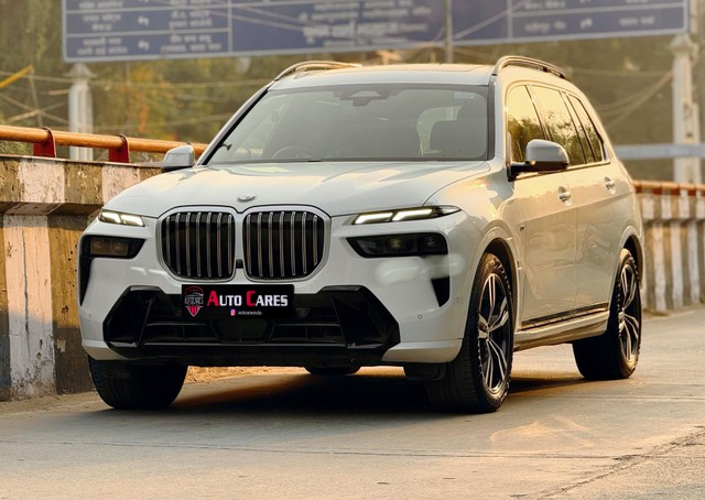 Second-hand 2023 BMW X7 xDrive 40i M Sport for sale in New Delhi-2