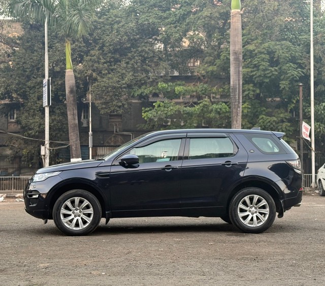 Second-hand 2017 Land Rover Discovery HSE 3.0 TD6 for sale in Mumbai-4