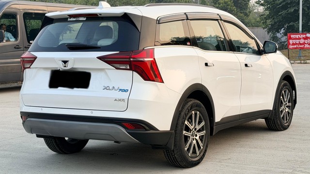 Second-hand 2022 Mahindra XUV700 AX7 Diesel BSVI for sale in Lucknow-7