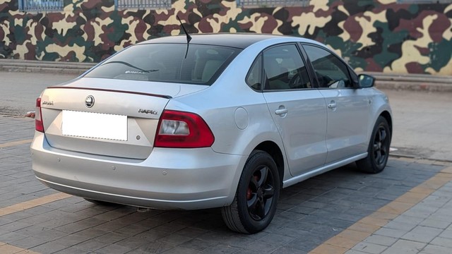 Second-hand 2015 Skoda Rapid 1.5 TDI Ambition Plus for sale in Kalyan-7