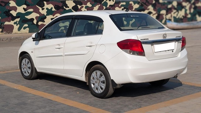 Second-hand 2015 Honda Amaze S i-Vtech for sale in Kalyan-3
