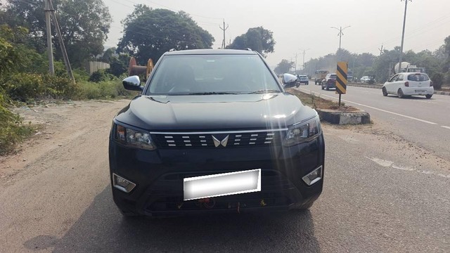 Second-hand 2023 Mahindra XUV300 W6 Diesel for sale in Vizianagaram-2