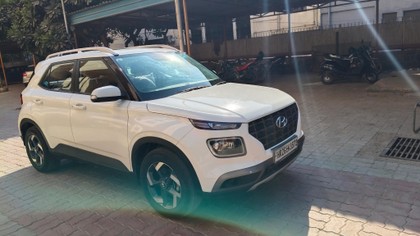 Hyundai Venue S BSIV Second-hand 2020 Hyundai Venue S BSIV for sale in New Delhi