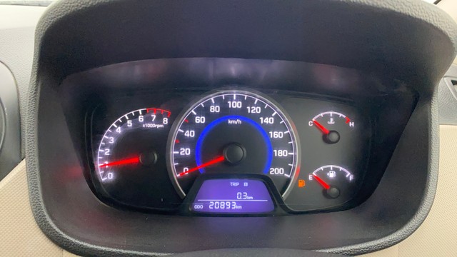 Second-hand 2015 Hyundai Grand i10 Sportz for sale in Ahmedabad-11