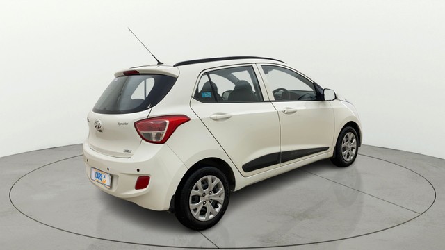 Second-hand 2015 Hyundai Grand i10 Sportz for sale in Ahmedabad-2
