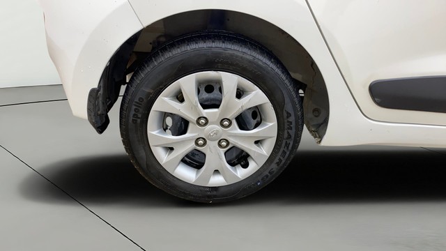 Second-hand 2015 Hyundai Grand i10 Sportz for sale in Ahmedabad-24