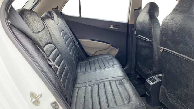 Second-hand 2015 Hyundai Grand i10 Sportz for sale in Ahmedabad-16