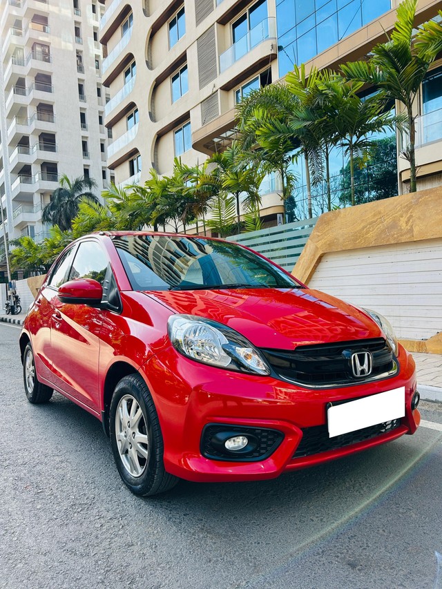 Second-hand 2017 Honda Brio 1.2 VX AT for sale in Surat-0