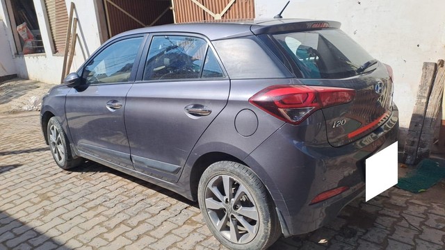 Second-hand 2015 Hyundai i20 Asta 1.2 for sale in Agra-2