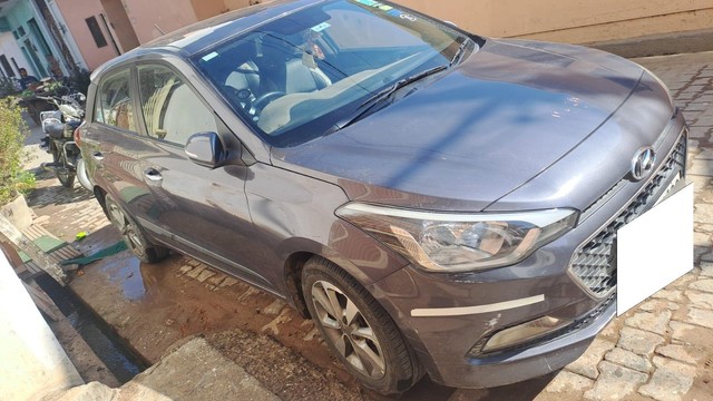 Second-hand 2015 Hyundai i20 Asta 1.2 for sale in Agra-4