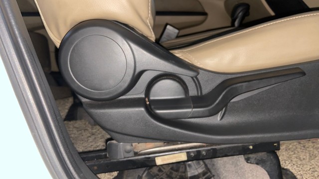 Second-hand 2019 Honda Amaze V CVT Petrol BSIV for sale in Surat-18