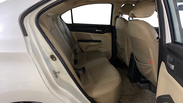 Second-hand 2019 Honda Amaze V CVT Petrol BSIV for sale in Surat-16