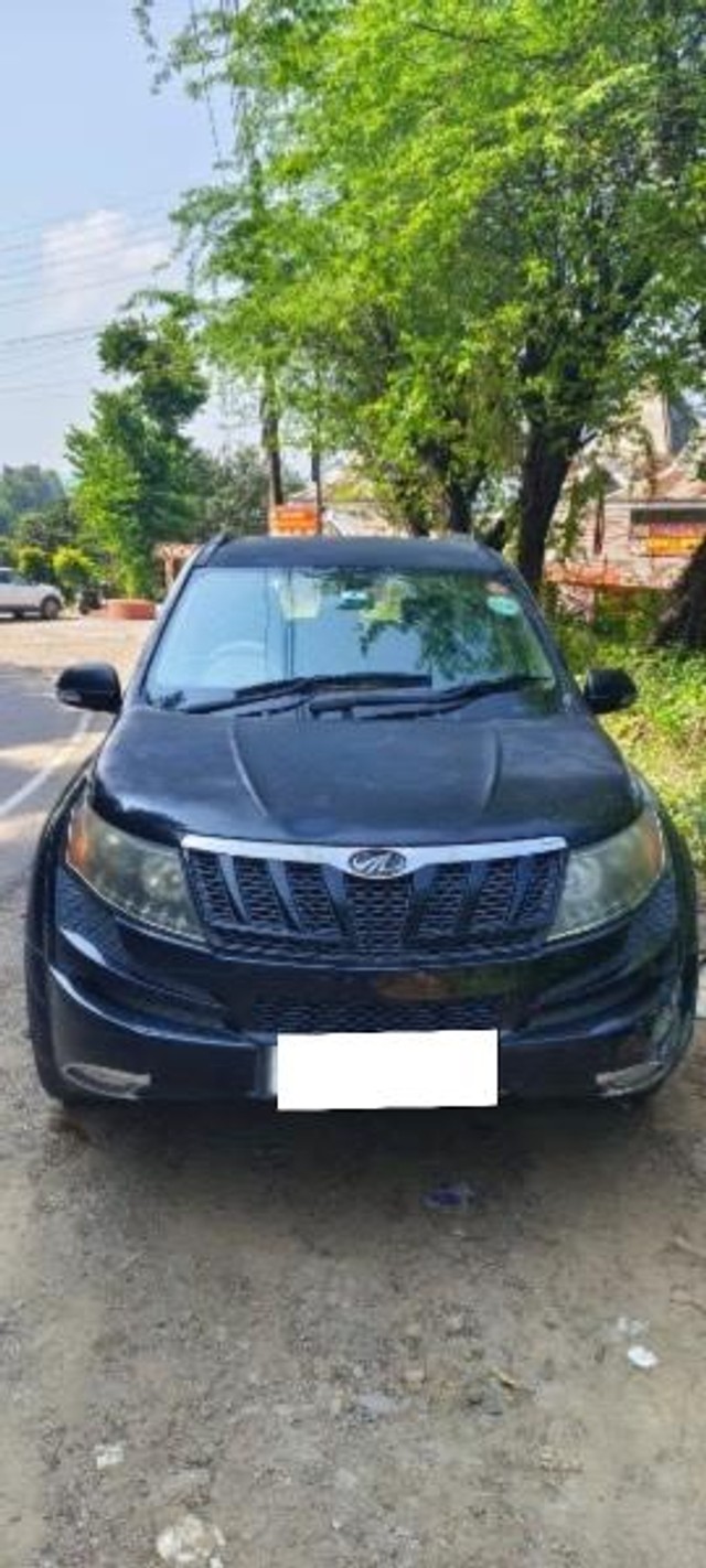 Second-hand 2014 Mahindra XUV500 W8 AWD for sale in Kangra-2