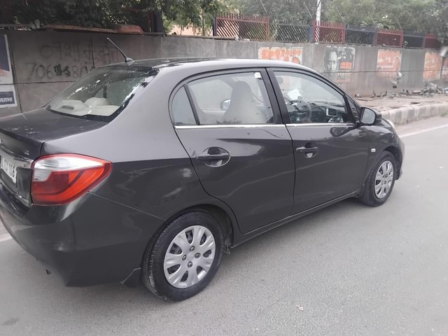 Second-hand 2017 Honda Amaze S i-VTEC for sale in New Delhi-5