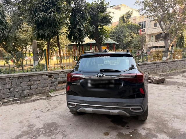 Second-hand 2020 Kia Seltos HTX IVT G for sale in New Delhi-7