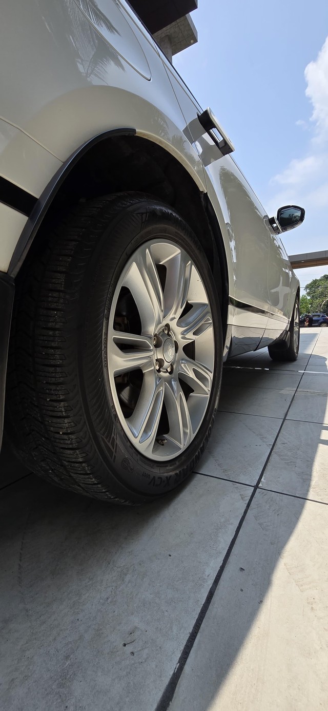 Second-hand 2019 Land Rover Range Rover Velar D180 S for sale in Jabalpur-6