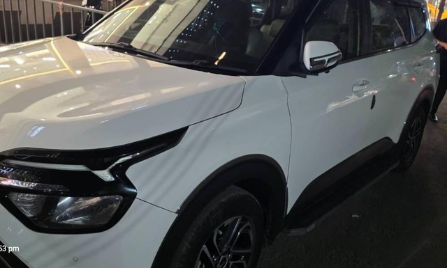 Second-hand 2022 Kia Carens Prestige Plus Turbo 2022-2023 for sale in Ranga reddy-5