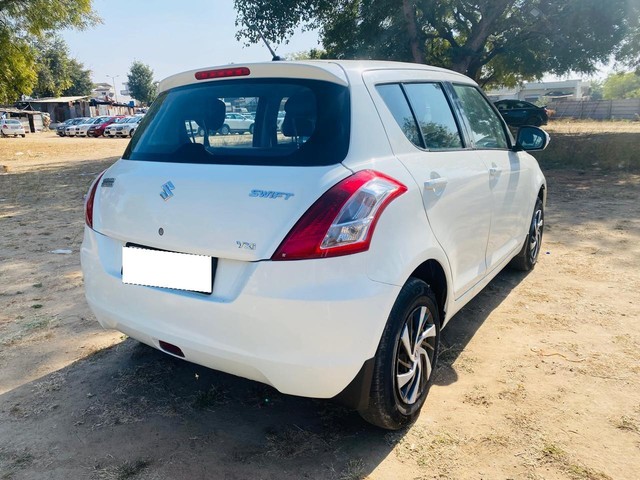 Second-hand 2013 Maruti Swift VXI for sale in Ahmedabad-9