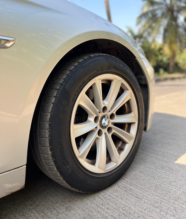 Second-hand 2012 BMW 5 Series 520d Sedan for sale in Mumbai-22