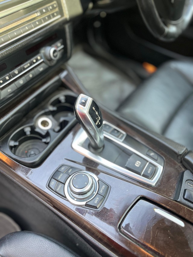 Second-hand 2012 BMW 5 Series 520d Sedan for sale in Mumbai-31