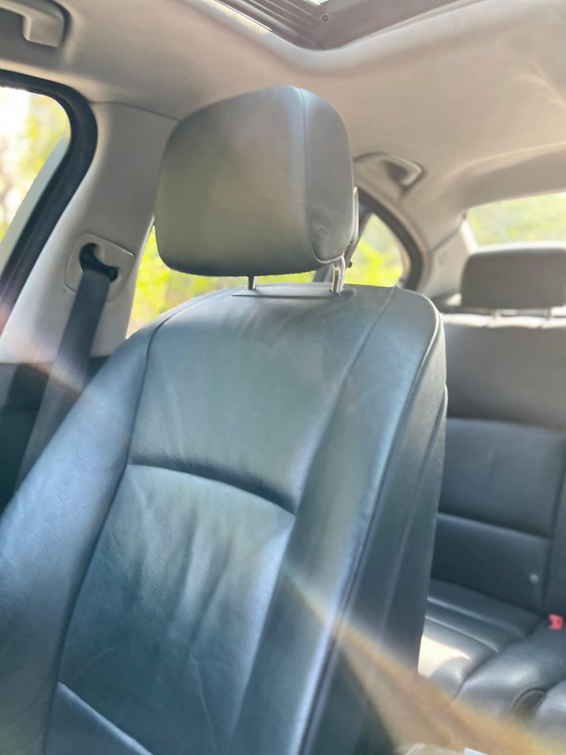 Second-hand 2012 BMW 5 Series 520d Sedan for sale in Mumbai-25